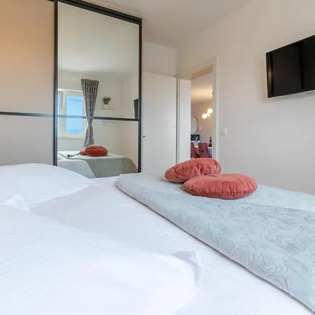 Maja Superior Макарска